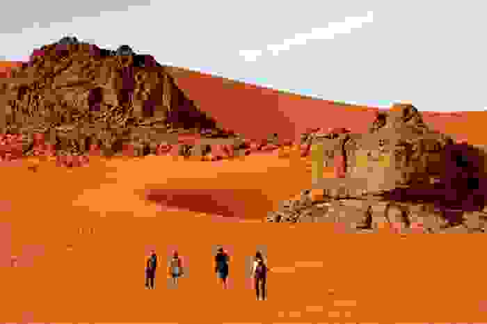 Turistas en el desierto del Sáhara