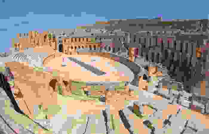 Ruinas del antiguo anfiteatro romano en Djem